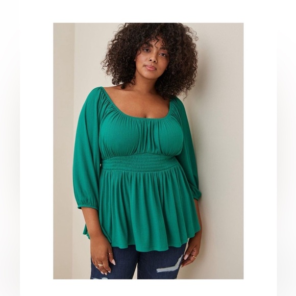 🍒 Torrid Green Puff Sleeve Blouse with Ruched Backless Design Size 4 NWOT - Picture 1 of 11